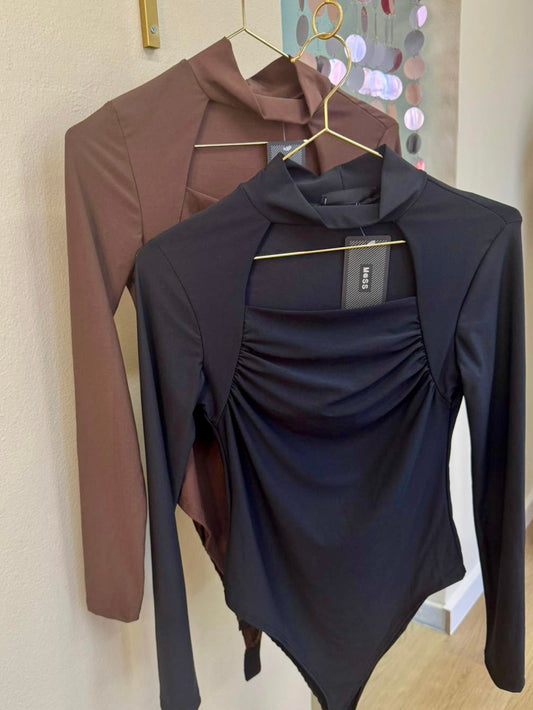 Body drappeggiato con collarino