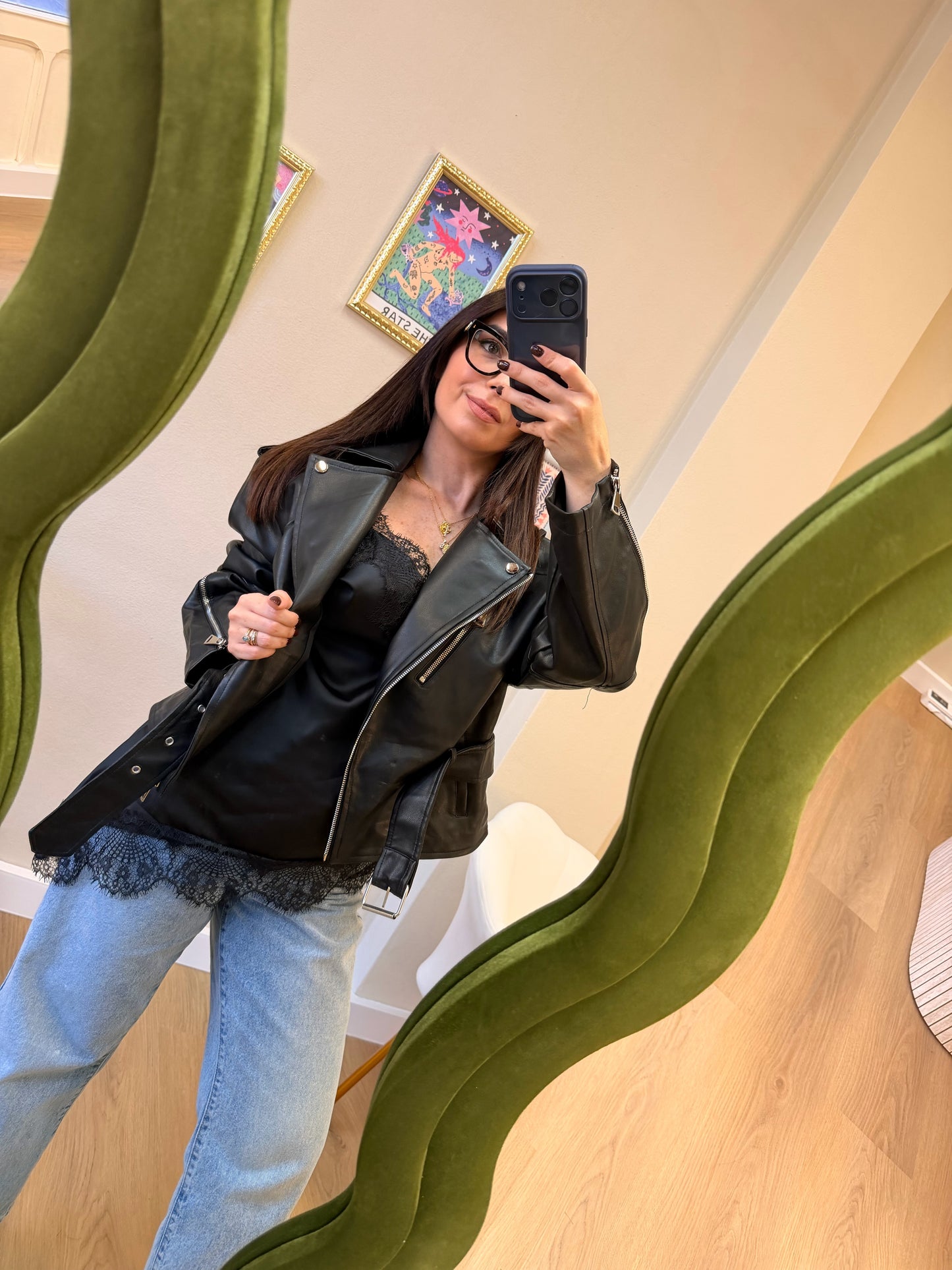 Giubbino ecopelle nero con cintura