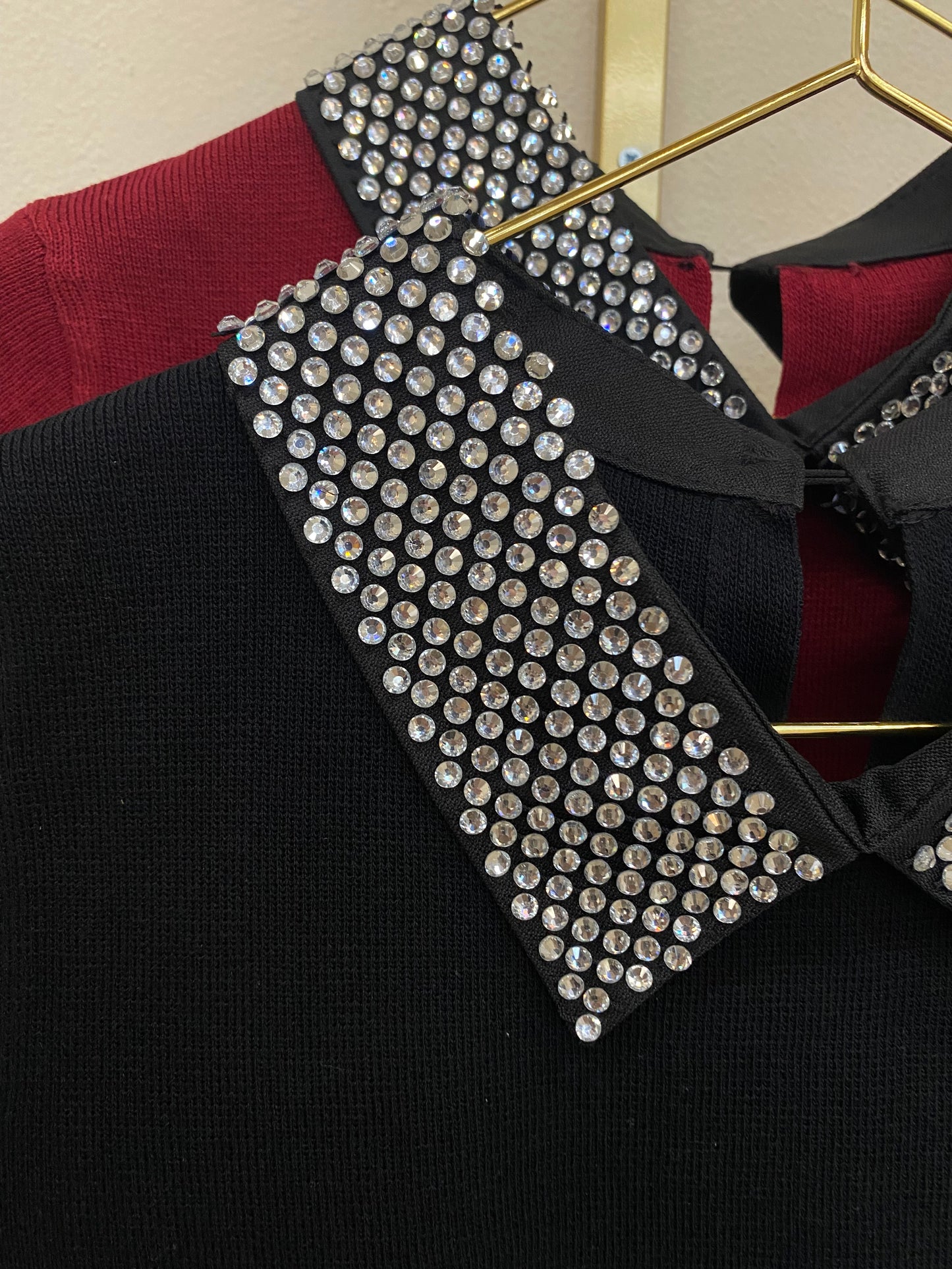 T-shirt colletto Swarovski