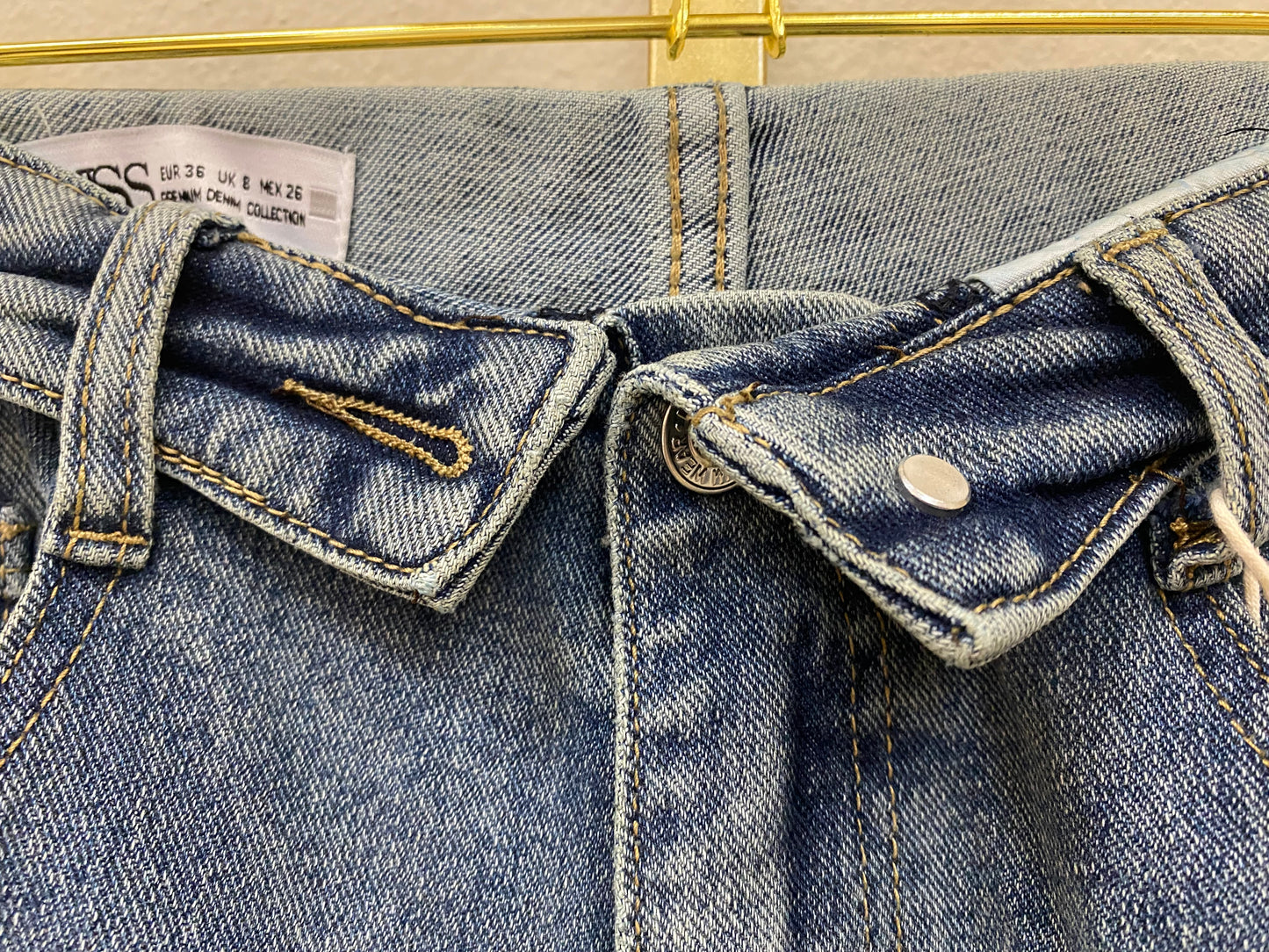 Jeans risvolto in  vita