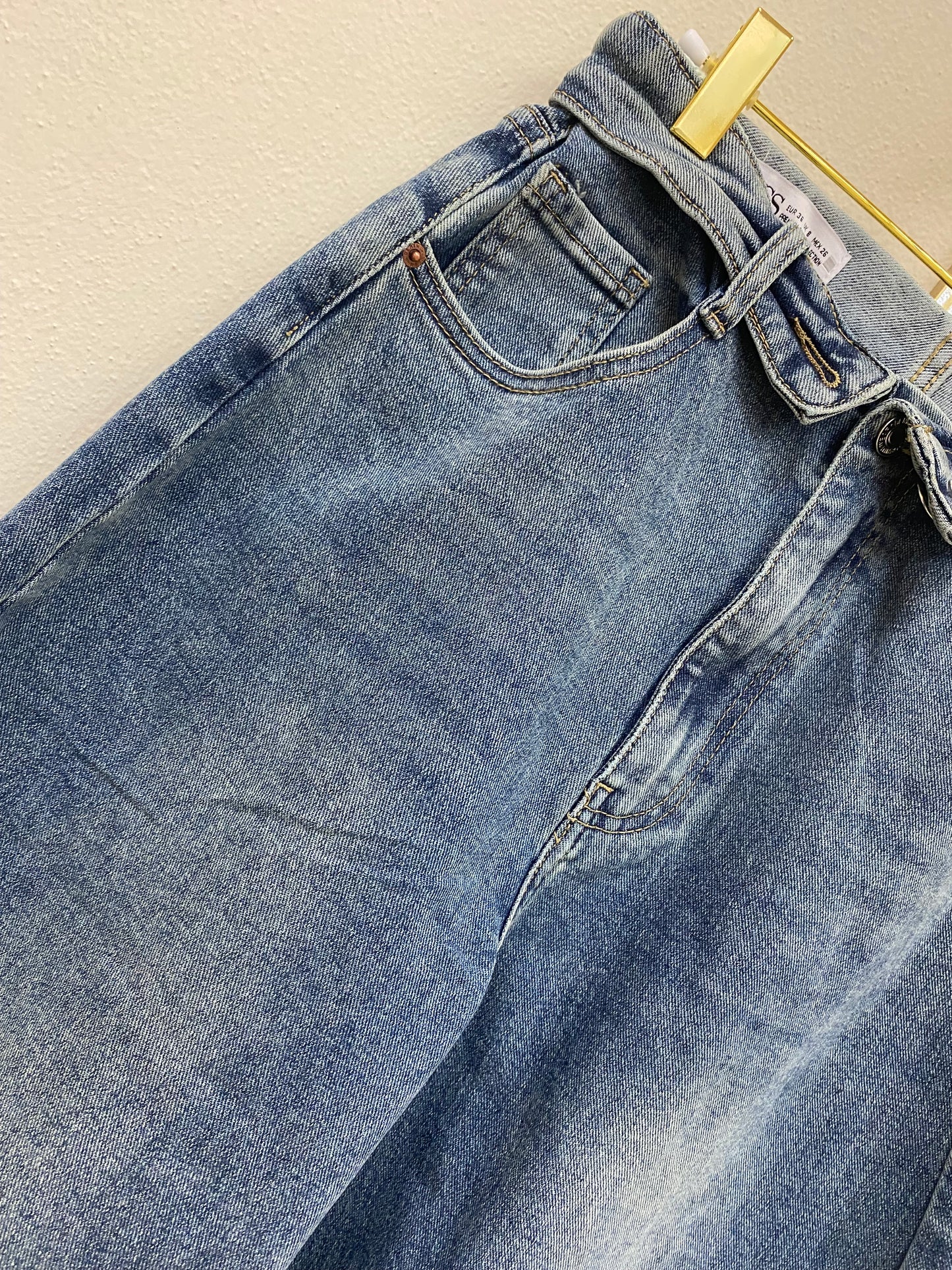 Jeans risvolto in  vita