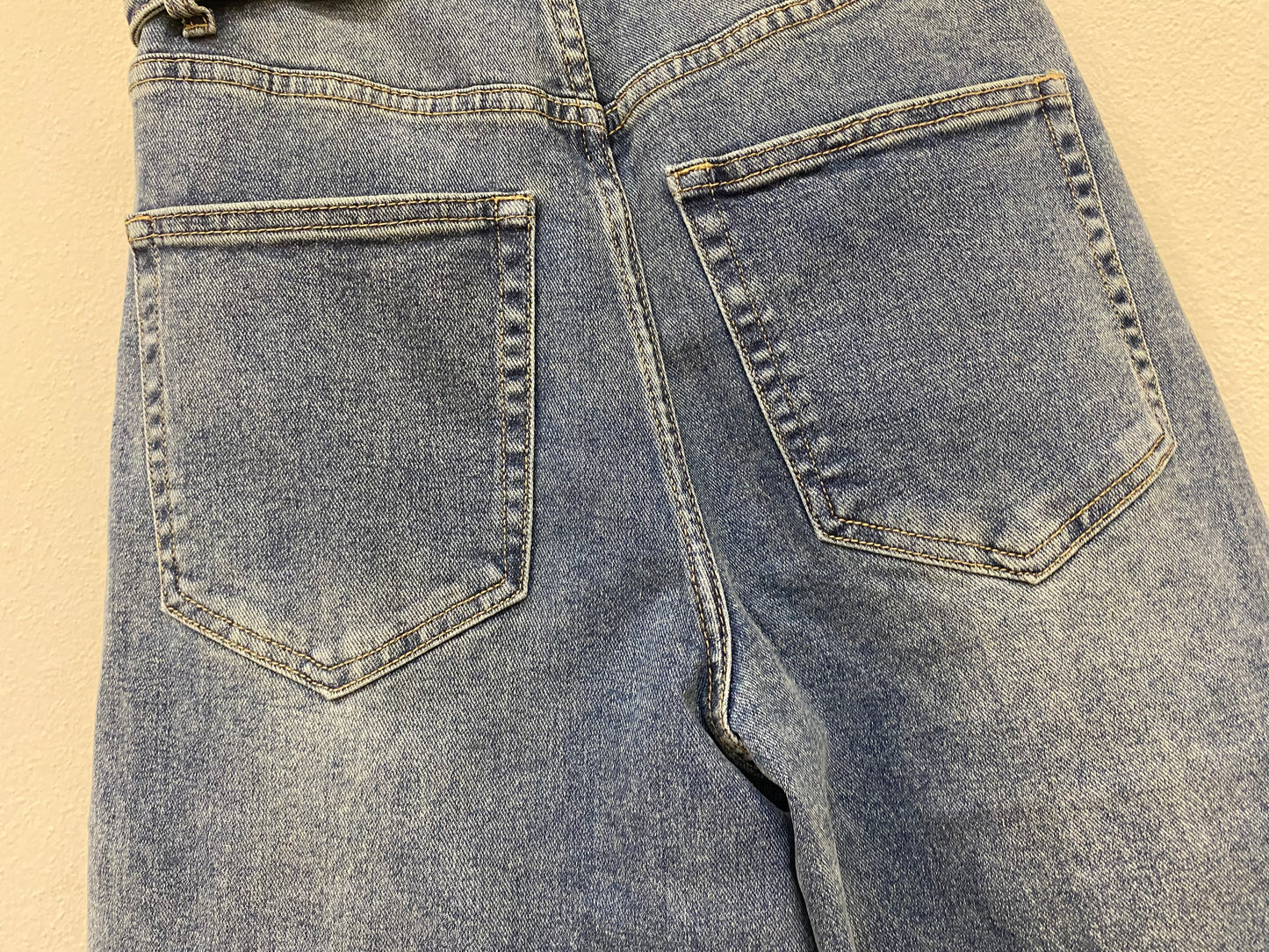 Jeans risvolto in  vita